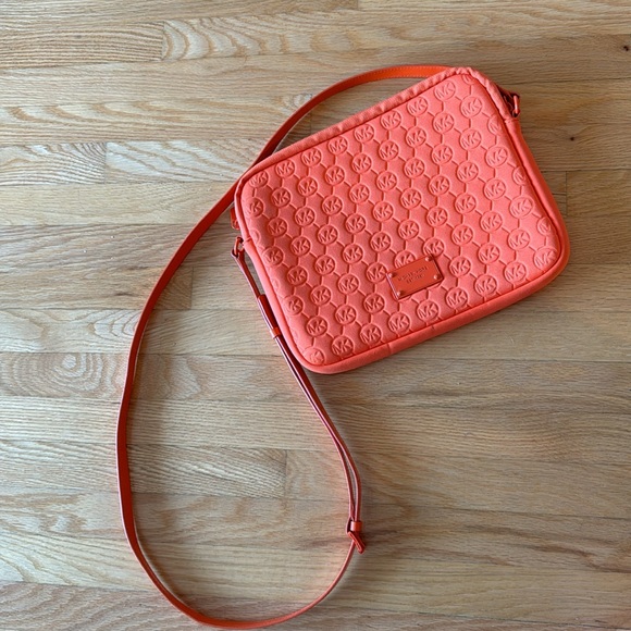 Michael Kors iPad case - Picture 5 of 5